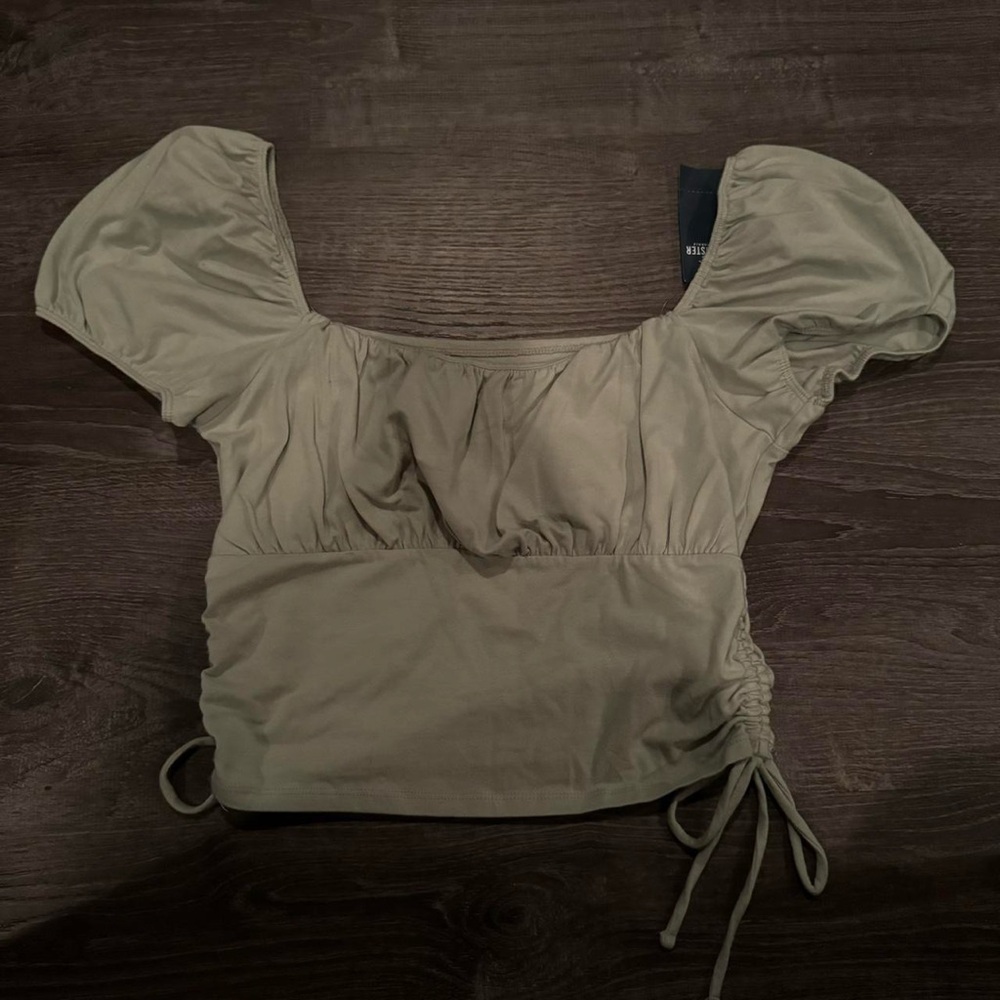nwt hollister tee